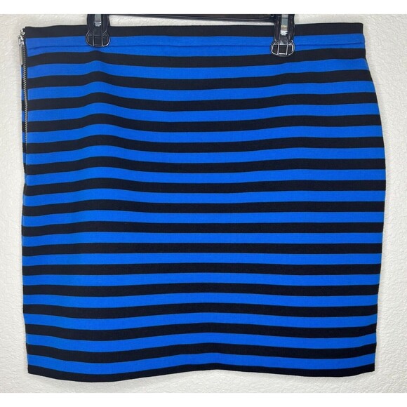 Michael Kors Vintage Mini Skirt Blue & Black Stripe Knit Stretch Side Zip Size 8 - Picture 4 of 9